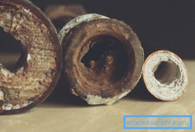 Depósitos de cal en las tuberías. Depósitos de cal en las tuberías.