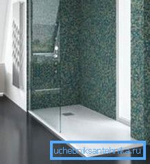 Una cabina de este tamaño se puede construir en el espacio de incluso un baño pequeño. Una cabina de este tamaño se puede construir en el espacio de incluso un baño pequeño.