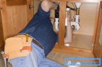 Cómo instalar la batidora en la cocina con sus propias manos.