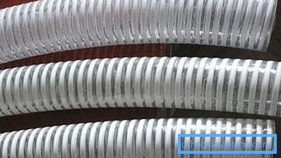 Tubería de alcantarillado con características similares, diseñada para crear transiciones entre las fuentes de consumo y el sistema principal Tubería de alcantarillado con características similares, diseñada para crear transiciones entre las fuentes de consumo y el sistema principal