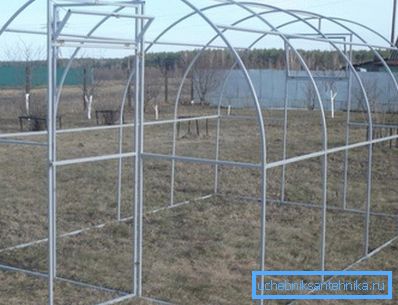 El marco para la fabricación de invernaderos o invernaderos de aluminio durará mucho más que un producto de metal ferroso. El marco para la fabricación de invernaderos o invernaderos de aluminio durará mucho más que un producto de metal ferroso.