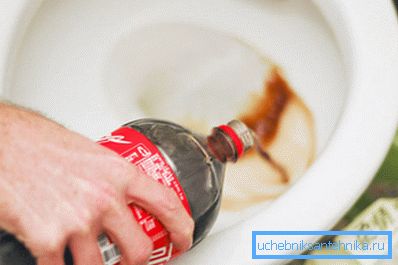 Coca-Cola elimina el óxido debido al alto contenido de ácido fosfórico. Coca-Cola elimina el óxido debido al alto contenido de ácido fosfórico.