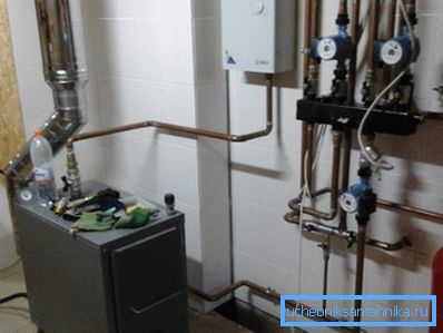 Sala de calderas combinadas - leña-gas Sala de calderas combinadas - leña-gas