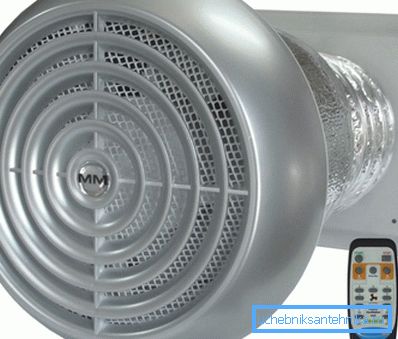 Sistema de ventilación compacto para un edificio residencial con recuperador incorporado. Sistema de ventilación compacto para un edificio residencial con recuperador incorporado.