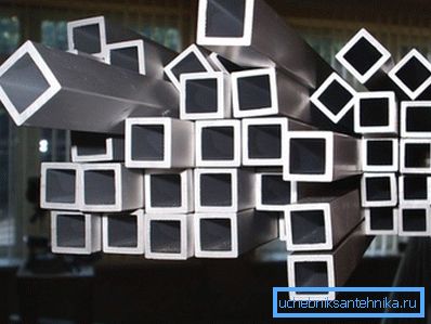 Diseños de metales no ferrosos con forma clara. Diseños de metales no ferrosos con forma clara.