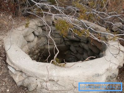 Además de las causas naturales, el agua desaparece como consecuencia de accidentes e intervenciones en la roca. Además de las causas naturales, el agua desaparece como consecuencia de accidentes e intervenciones en la roca.