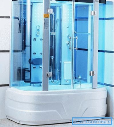 La cabina grande contiene la gama más completa de varias funciones. La cabina grande contiene la gama más completa de varias funciones.