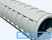 Alcantarillado grande de plástico con un fondo de 1800 mm para grandes tuberías. Alcantarillado grande de plástico con un fondo de 1800 mm para grandes tuberías.