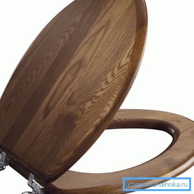 La cubierta de madera - una muestra de elegancia y estilo. La cubierta de madera - una muestra de elegancia y estilo.