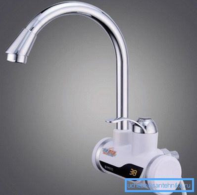 Grifo de cocina con mandos mecánicos y electrónicos. Grifo de cocina con mandos mecánicos y electrónicos.