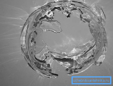 2785 Un trozo de hielo de la tubería.