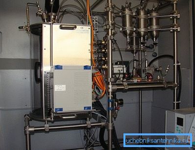 El laboratorio de síntesis plástica le permite explorar formas de obtener nuevos materiales. El laboratorio de síntesis plástica le permite explorar formas de obtener nuevos materiales.