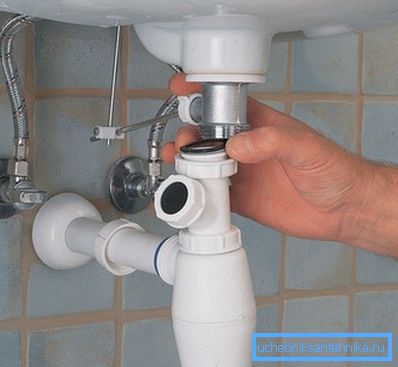 La facilidad de remover el sifón del modelo de pared. La facilidad de remover el sifón del modelo de pared.