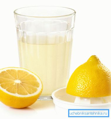 El jugo de limón, disuelto en agua, sirve como un excelente sabor. El jugo de limón, disuelto en agua, sirve como un excelente sabor.
