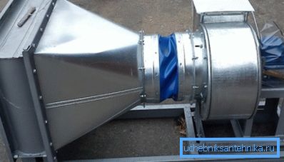 Foto amateur de un modelo común de equipo similar de tipo industrial. Foto amateur de un modelo común de equipo similar de tipo industrial.