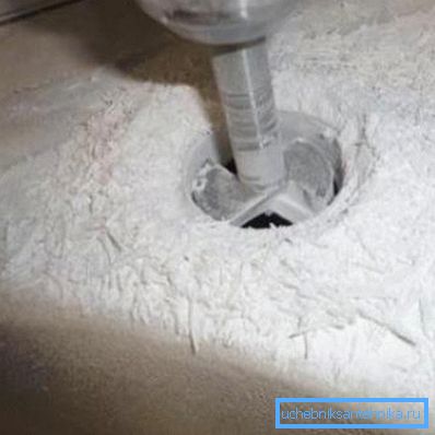Cualquier error en este tipo de trabajo puede provocar daños en las tuberías costosas, por lo que debe hacer todo con cuidado Cualquier error en este tipo de trabajo puede provocar daños en las tuberías costosas, por lo que debe hacer todo con cuidado