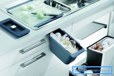 La máxima comodidad y el uso cuidadoso del espacio es el sello distintivo de los buenos muebles de cocina.