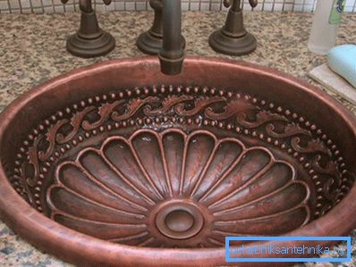 Los lavamanos de cobre para la cocina tienen belleza aristocrática. Los lavamanos de cobre para la cocina tienen belleza aristocrática.