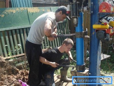 La instalación de la carcasa es un elemento esencial del proceso de perforación. La instalación de la carcasa es un elemento esencial del proceso de perforación.