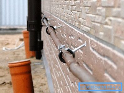 La instalación de tuberías no es difícil de hacer a mano. La instalación de tuberías no es difícil de hacer a mano.