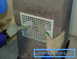 La instalación de la rejilla de ventilación es un asunto simple. La instalación de la rejilla de ventilación es un asunto simple.