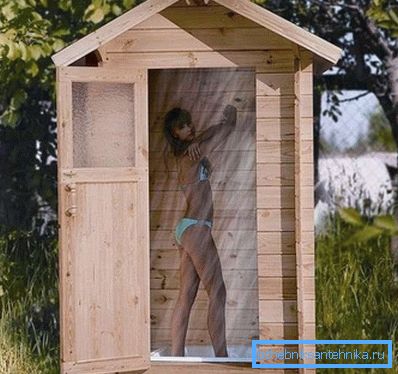 En el país establece la versión de verano de la ducha. En el país establece la versión de verano de la ducha.