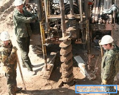 En la foto - taladradora a modo de taladro. En la foto - taladradora a modo de taladro.