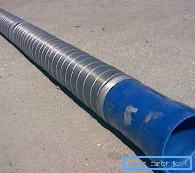 En la foto - el filtro acabado con una fina malla de tubo de plástico. En la foto - el filtro acabado con una fina malla de tubo de plástico.