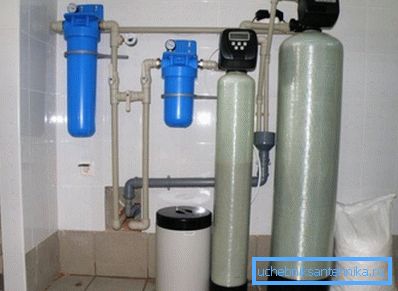 En la foto - sistema de filtración para agua de pozo. En la foto - sistema de filtración para agua de pozo.
