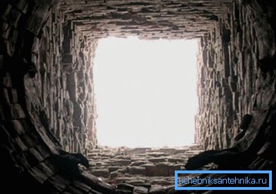 La foto - un tronco de diseño de carcasa de ladrillo. La foto - un tronco de diseño de carcasa de ladrillo.
