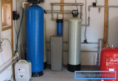 El sistema de tratamiento de agua foto-industrial. El sistema de tratamiento de agua foto-industrial.