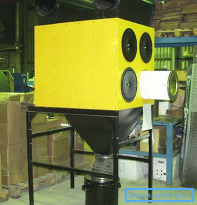 En la foto - un filtro con un casete parcialmente eliminado. En la foto - un filtro con un casete parcialmente eliminado.