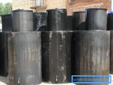 En la foto: las estructuras terminadas ya están tratadas con un compuesto impermeabilizante. En la foto: las estructuras terminadas ya están tratadas con un compuesto impermeabilizante.