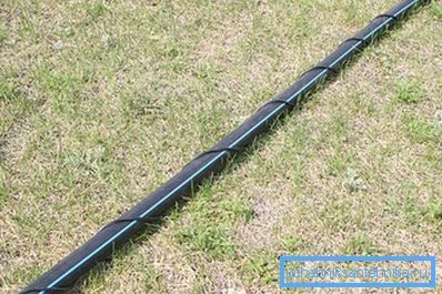 En la foto - el uso de cable eléctrico de calefacción para tuberías al aire libre En la foto - el uso de cable eléctrico de calefacción para tuberías al aire libre