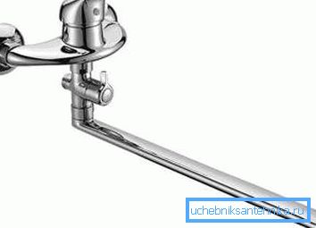 En la foto: un tubo de salida de 40 cm de largo permite que la batidora se use tanto en el baño como en el fregadero al lado. En la foto: un tubo de salida de 40 cm de largo permite que la batidora se use tanto en el baño como en el fregadero al lado.