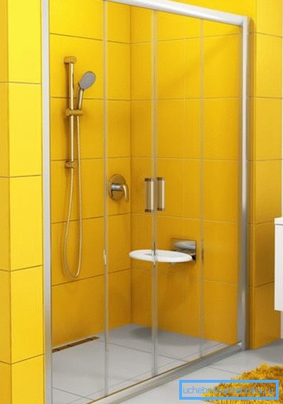 En la foto, el mecanismo de cierre de la puerta no permitirá que entre agua en la habitación. En la foto, el mecanismo de cierre de la puerta no permitirá que entre agua en la habitación.