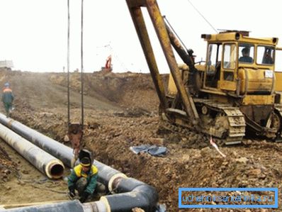 En la foto - instalación de la tubería en aislamiento PPM. En la foto - instalación de la tubería en aislamiento PPM.