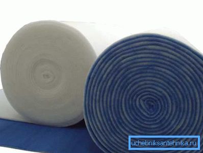 En la foto - materiales no tejidos para el dispositivo de elementos filtrantes. En la foto - materiales no tejidos para el dispositivo de elementos filtrantes.