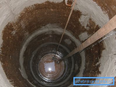 La foto muestra un eje de anillos de hormigón armado. La foto muestra un eje de anillos de hormigón armado.