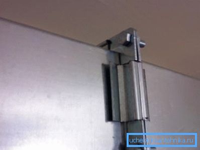 La foto muestra un ejemplo de una conexión de brida. La foto muestra un ejemplo de una conexión de brida.