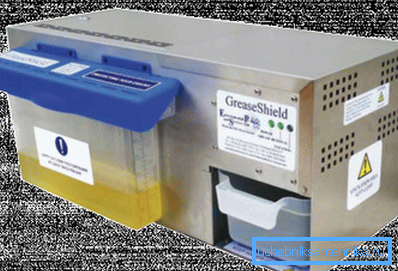 En la foto - recolector de grasa industrial. En la foto - recolector de grasa industrial.