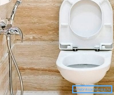 En la foto: el mezclador se puede ubicar en cualquier lugar que sea conveniente para usted. En la foto: el mezclador se puede ubicar en cualquier lugar que sea conveniente para usted.