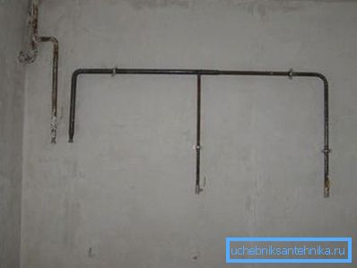 En la foto: es importante saber exactamente cómo se ubicarán los aparatos en la cocina para soldar la configuración de la tubería de gas requerida. En la foto: es importante saber exactamente cómo se ubicarán los aparatos en la cocina para soldar la configuración de la tubería de gas requerida.