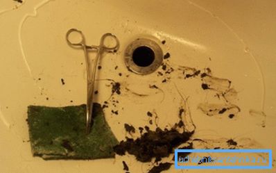 La foto muestra la contaminación extraída del desagüe. La foto muestra la contaminación extraída del desagüe.