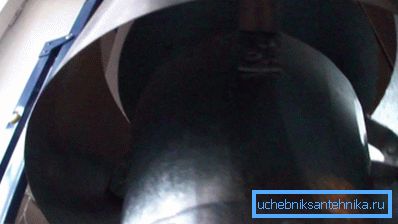 La imagen muestra los soportes y conexiones. La imagen muestra los soportes y conexiones.