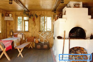 Un buen ejemplo de cómo hacer una estufa calentando una casa de campo con sus propias manos. Un buen ejemplo de cómo hacer una estufa calentando una casa de campo con sus propias manos.
