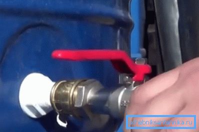 Giramos la grúa sobre la unión. Giramos la grúa sobre la unión.