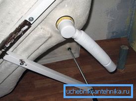 Tornillo de sifón con corrugación. Tornillo de sifón con corrugación.