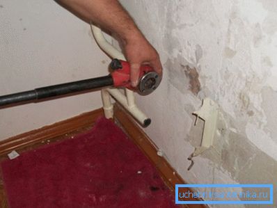 Cortando una nueva conexión roscada Cortando una nueva conexión roscada