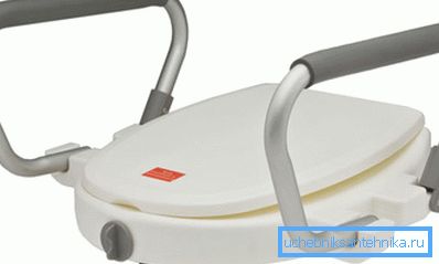 Los accesorios de baño después de los pasamanos facilitan la rehabilitación. Los accesorios de baño después de los pasamanos facilitan la rehabilitación.